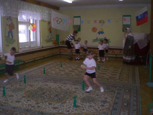 Спортивный праздник в средней группе детского сада «Весёлые старты