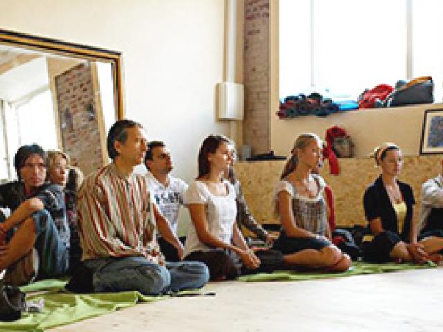 Где заняться йогой Модная йога-студия в арбатских переулках